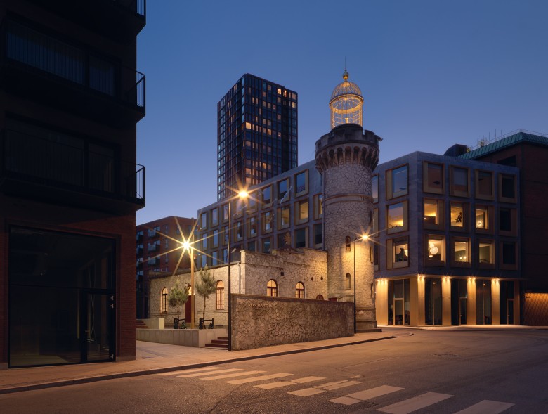 Exterior photography of Von Bartha's Copenhagen gallery located in Carlsberg Byen.